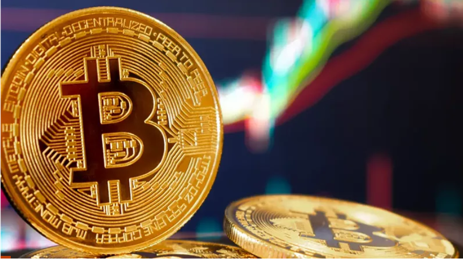 بيتكوين تتراجع دون 113 ألف دولار وسط ضبابية اقتصادية