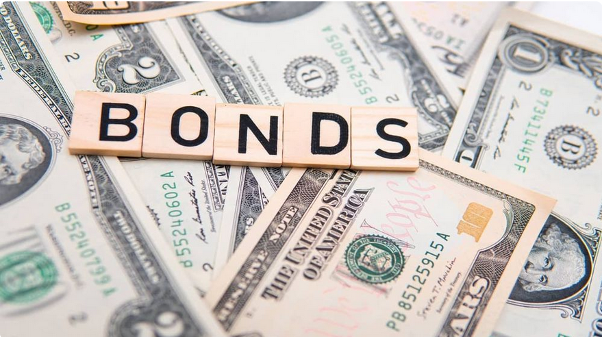 عوائد السندات الأمريكية تختبر مجددًا مستوى 4% وسط انقسام في توقعات الأسواق