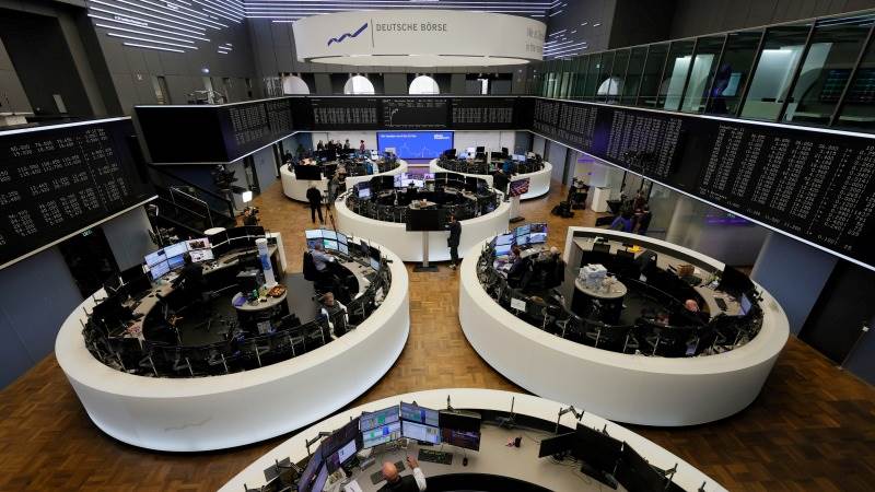 تراجع المؤشرات الأوروبية قبيل عطلة عيد الميلاد
