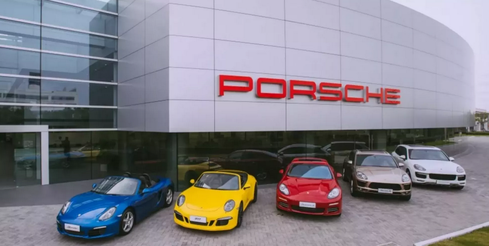 أسهم بورش تتراجع 7% وسط مخاوف بشأن توقعات أرباح 2026